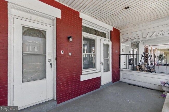 Building Photo - 428 S 56th St