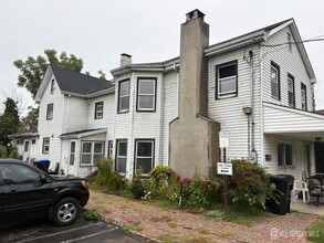 Building Photo - 180 Main St