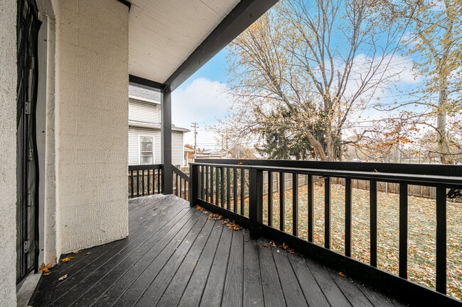 Building Photo - 1453 W 101st St