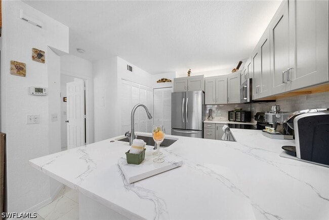 Foto del edificio - 75 Emerald Woods Dr
