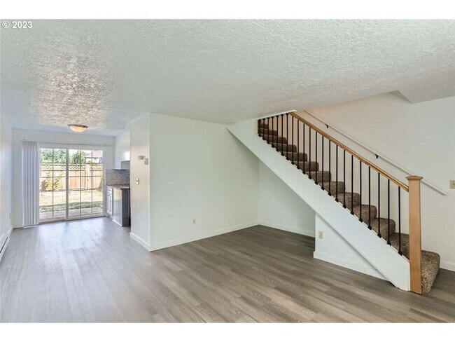 Building Photo - 3adlj01