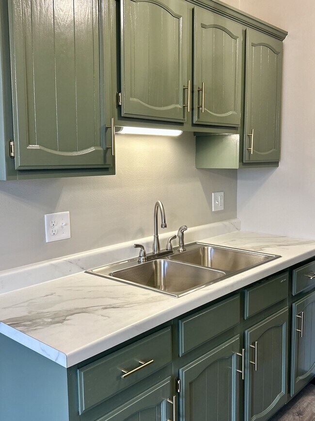 Foto del edificio - 2125 Camelot Court