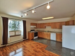 Building Photo - 3571 Greenwood Ave
