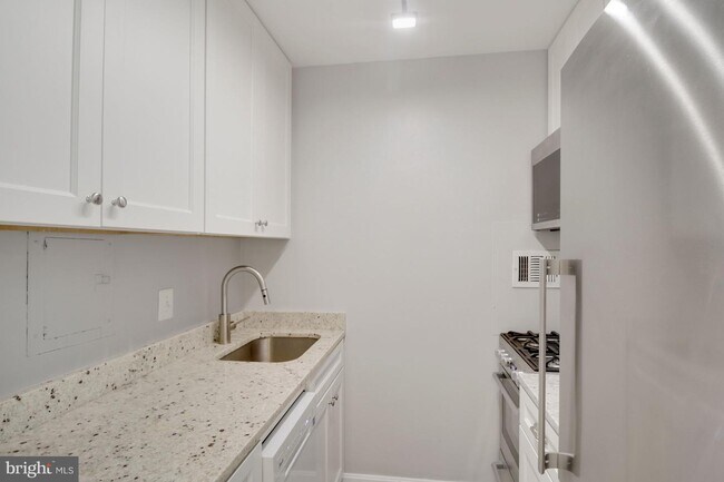 Foto del edificio - 4 Monroe St