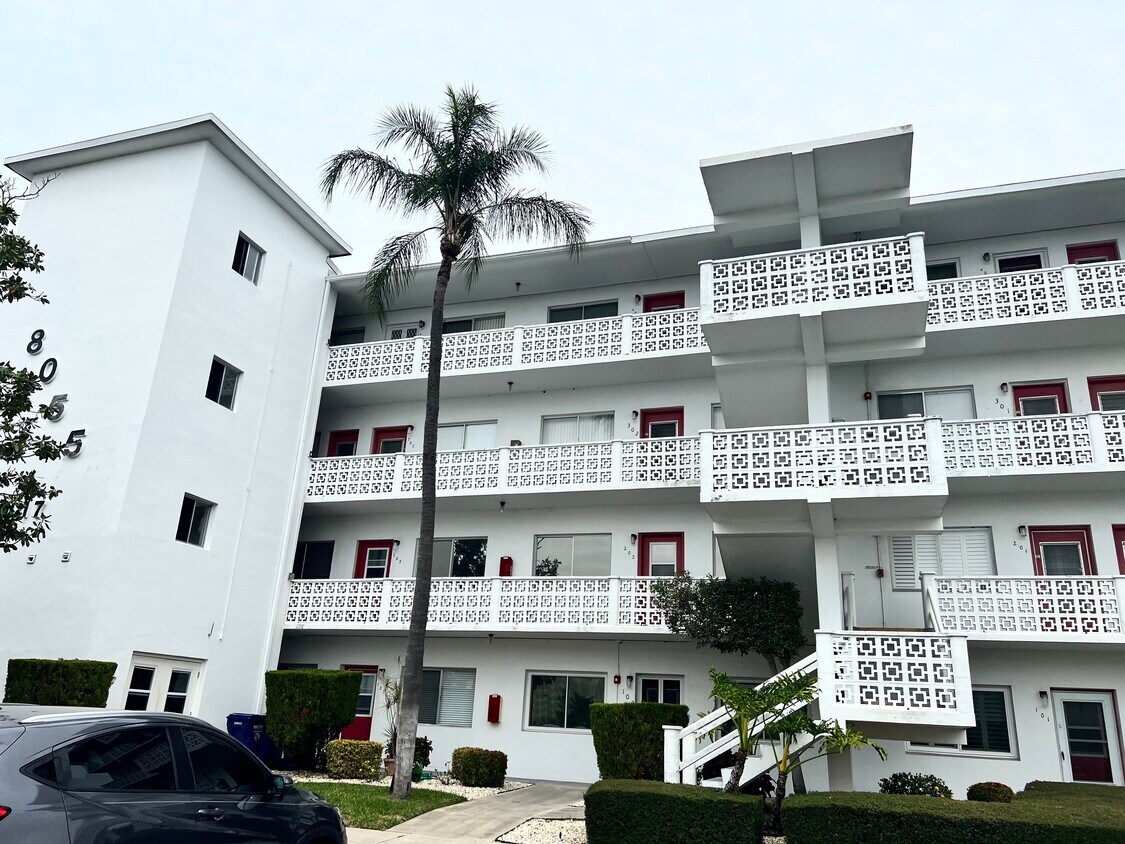 8055 112th St Unit 303, Seminole, FL 33772 Condo for Rent in Seminole