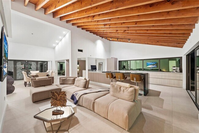 Foto del edificio - 207 Holiday Dr