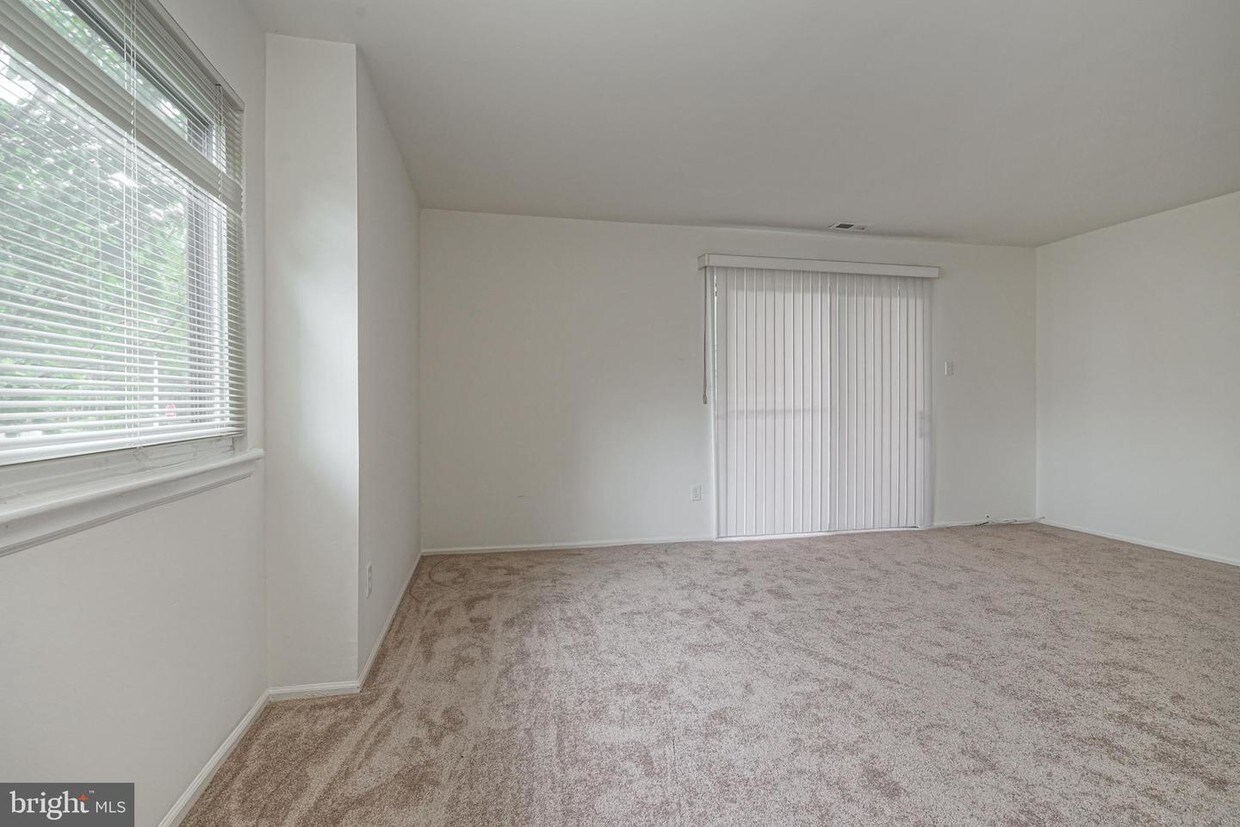 105 Lucas Ln, Voorhees Township, NJ 08043 Condo for Rent in Voorhees