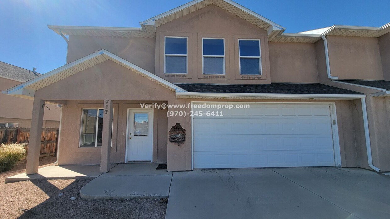 Primary Photo - Nice size home near Canyon View Park - 4 b...