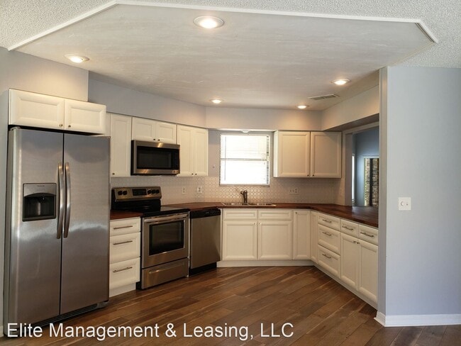 Building Photo - 3 br, 2.5 bath House - 7246 Della Dr.