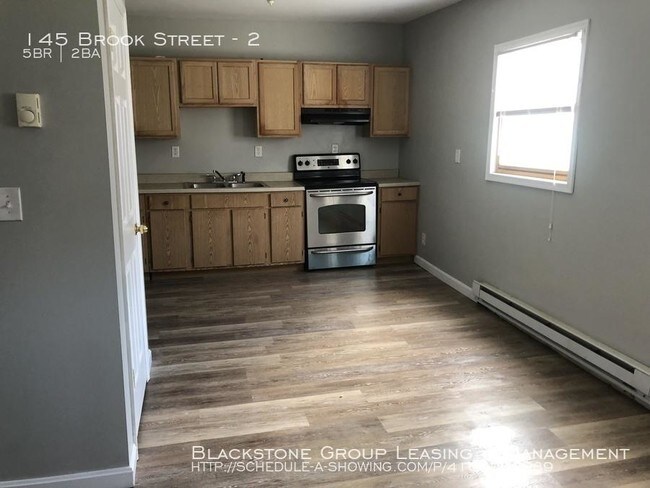 Building Photo - 5 bedroom in Woonsocket RI 02895