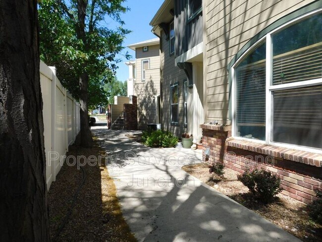 Building Photo - 2485 Fountainhead Blvd