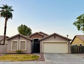 Building Photo - 734 E Iris Dr