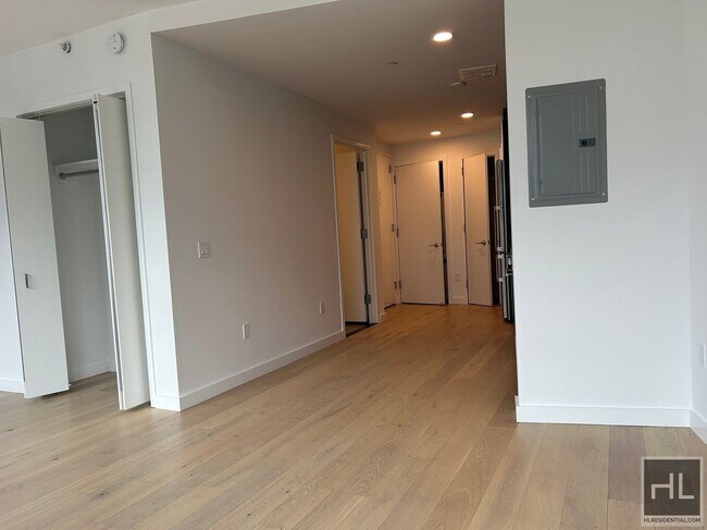 Foto del edificio - NORTHERN BOULEVARD