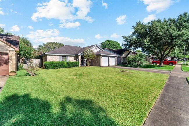 Building Photo - 6915 Brockington Dr