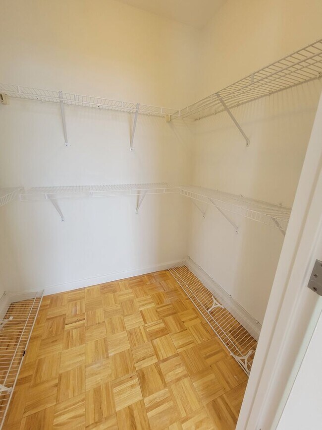 Foto del edificio - Studio Available Near North Quincy T