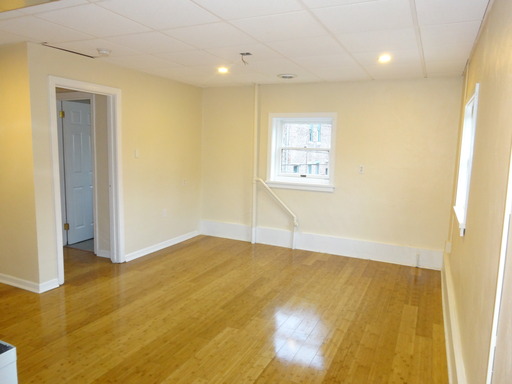 Primary Photo - 922 Western Ave