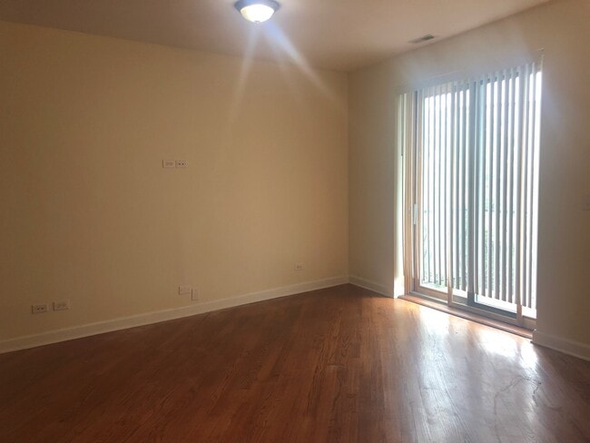 Building Photo - 1533 W Hollywood Ave