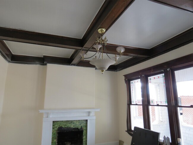 Building Photo - 742 N 300 W