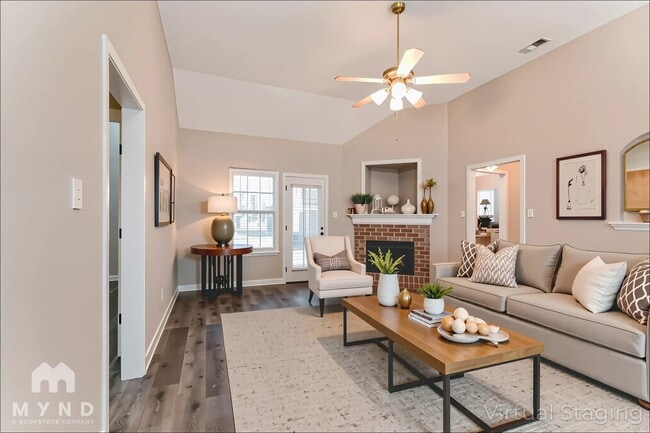 Building Photo - 8647 Rogers Park Ave