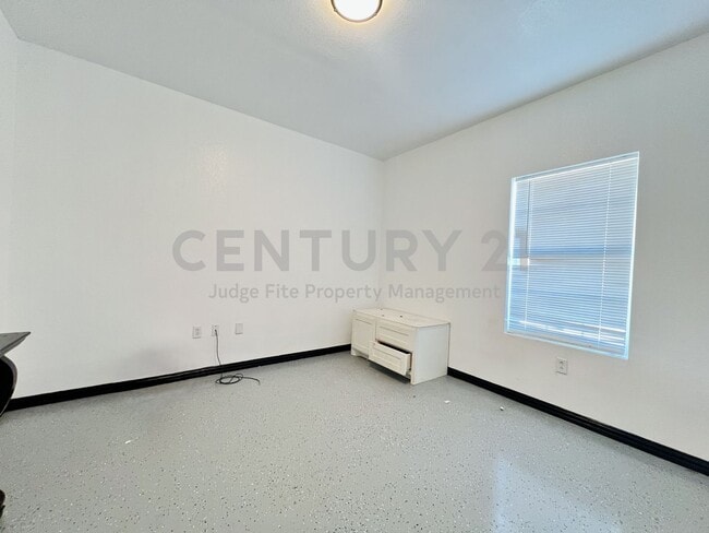 Building Photo - Unique 5/2 with 4 Car Carport in Azle For ...