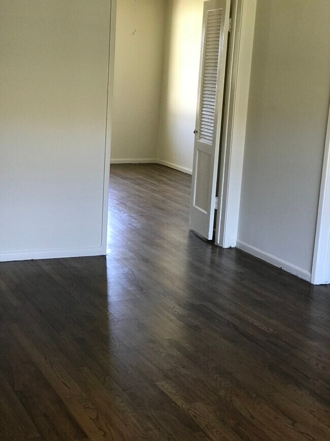 BEAUTIFUL HARD WOOD FLOORS - 4044 Hillcrest Dr