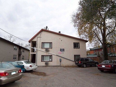 Building Photo - 909 7th St S