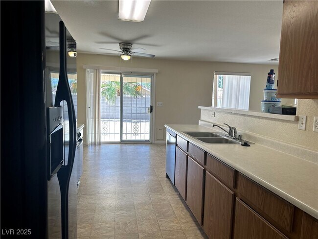 Building Photo - 632 Carlos Julio Ave