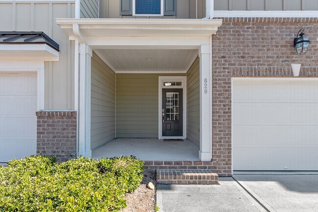Building Photo - **Stylish 3BR Home Near Downtown Apex**