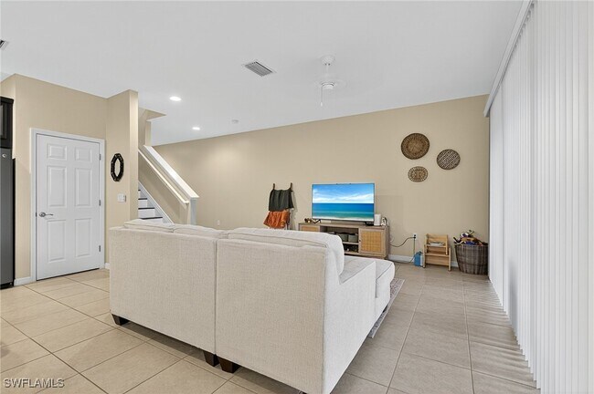 Building Photo - 10825 Alvara Way