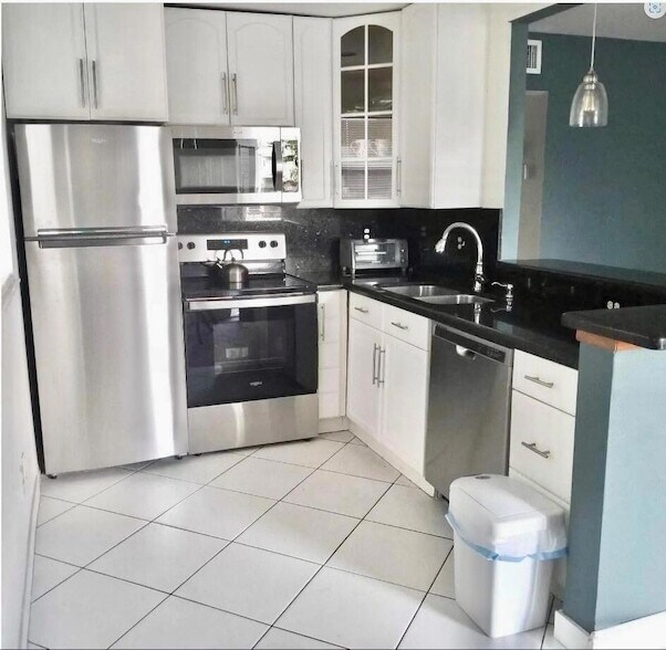 Foto principal - 457 Brittany Dr