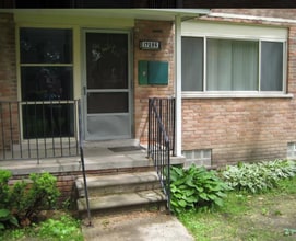 Building Photo - 17286 Bentler St