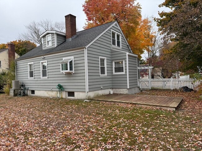 Foto del edificio - 124 Westford Dr