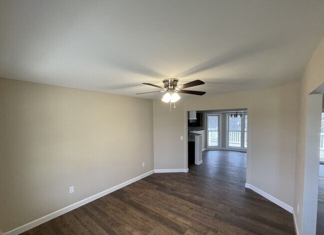 Foto del edificio - FOR RENT! 6 Bedroom 3 Bathroom in Moscow Mills, MO!