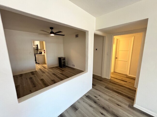 Foto del edificio - 2220 E Grant Rd