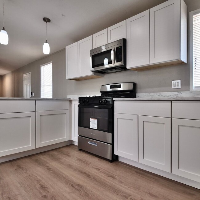 Building Photo - Updated 3-Bed, 2-Bath Home in Active 55+ C...