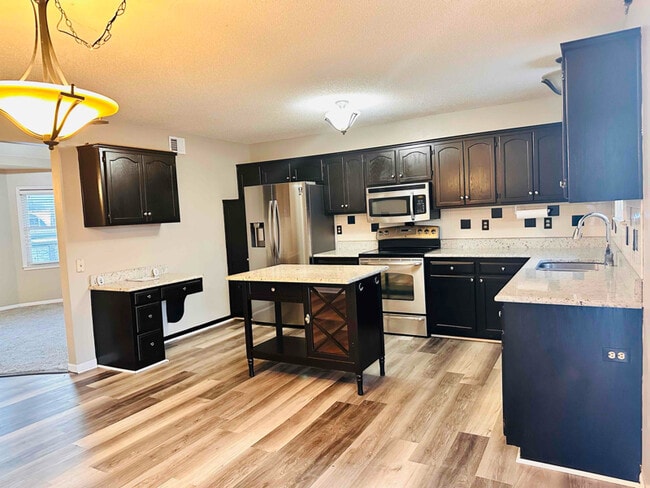 Building Photo - 1142 E Frontier Dr