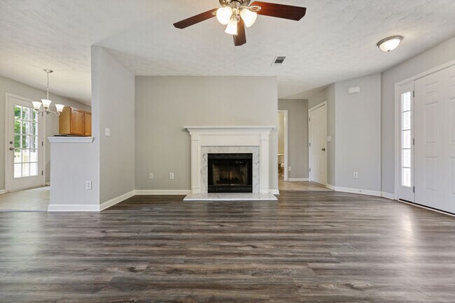 Foto del edificio - Fall in love with this home in Lawrenceville!