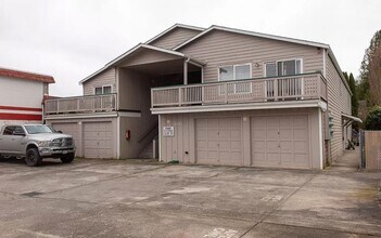 Building Photo - 218 Maple Ave