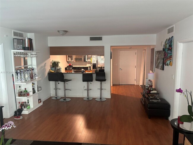 Foto del edificio - 1800 N Bayshore Dr