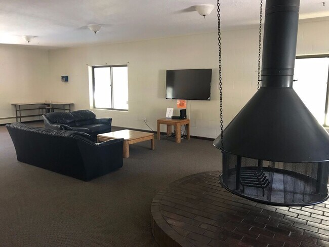 Foto del edificio - Dillon Valley East Condo! Great Natural Light!