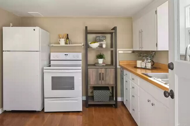 Foto del edificio - 8742 17th Ave NW
