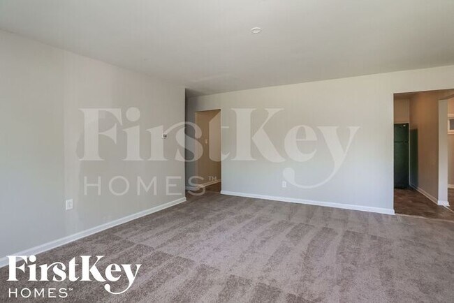 Building Photo - 5779 N Alton Ave