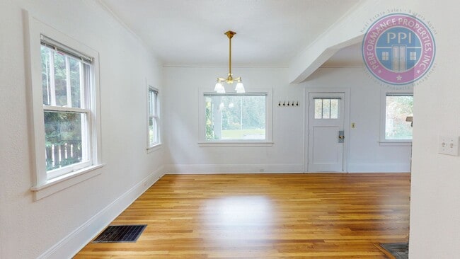 Building Photo - 43 Ladd St