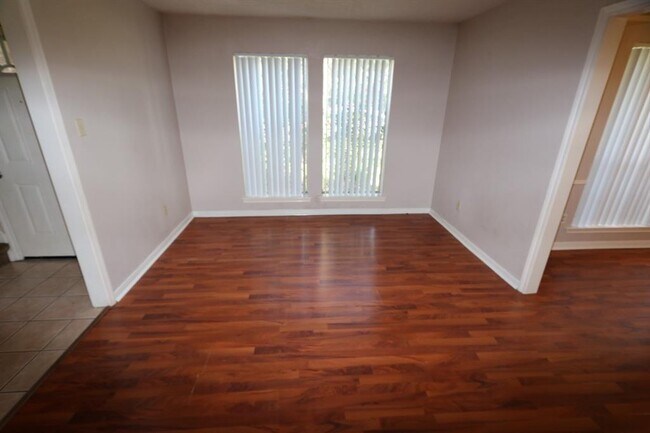 Building Photo - 6907 Dartford Ct