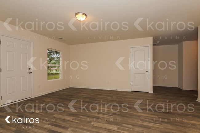 Building Photo - 1029 E Macree Ter
