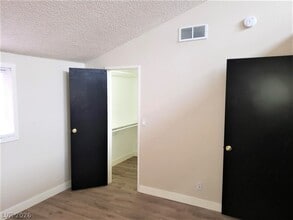 Building Photo - 5118 Garden Ln