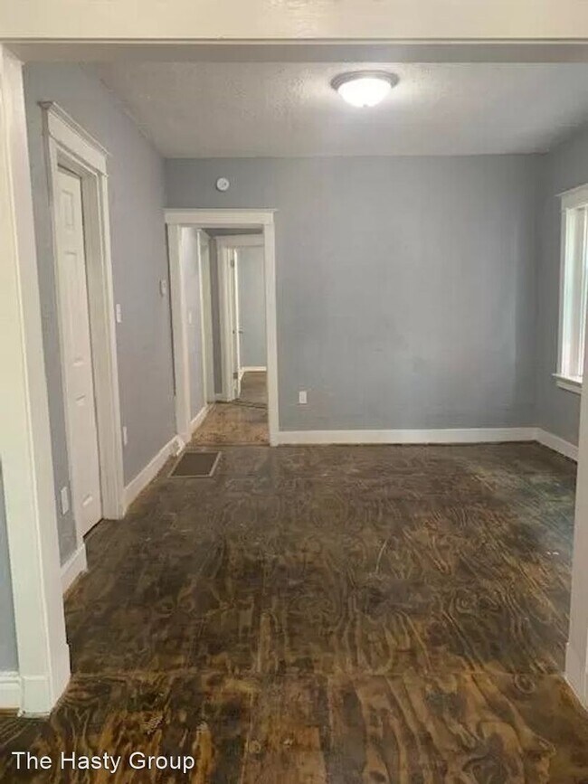 Building Photo - 2 br, 1 bath House - 4419 Independence Ave...