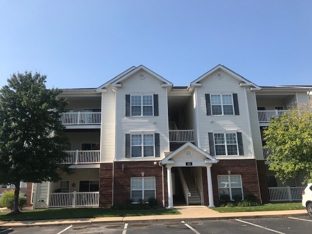 Building Photo - 33 Kassebaum Ln