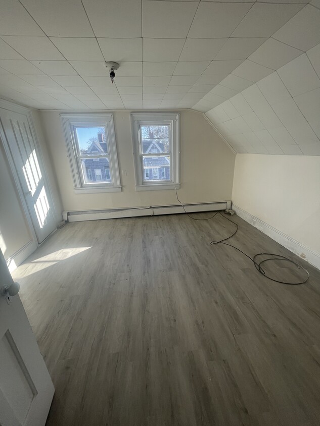 126 Austin St, Bridgeport, CT 06604 Townhome Rentals in Bridgeport CT