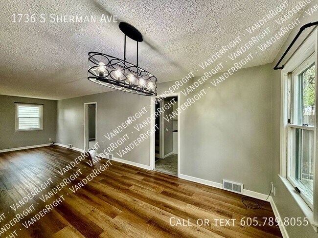 Foto del edificio - 1736 S Sherman Ave
